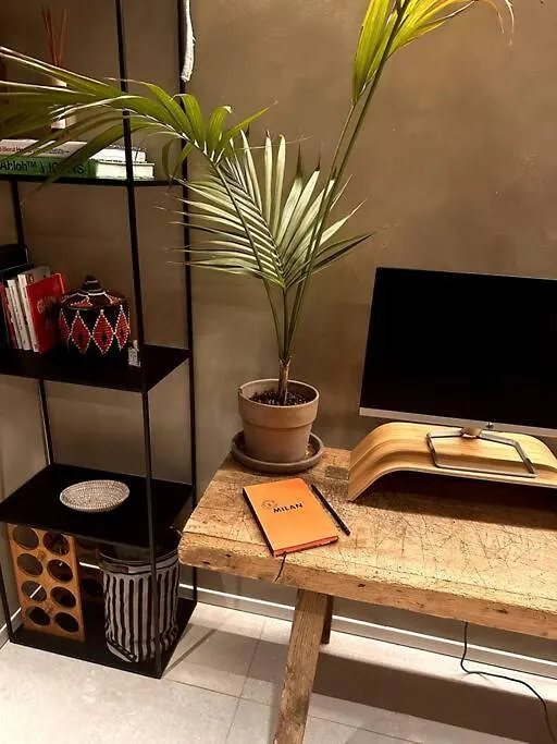 Modern Canal-Side Loft With Private Garden ميلان 0*,  إيطاليا