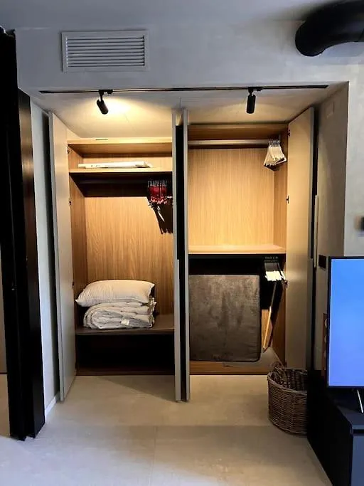 شقة Modern Canal-Side Loft With Private Garden ميلان إيطاليا